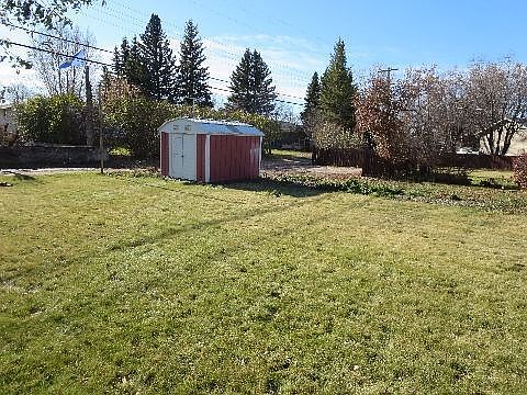 5th image of 5302 52nd Ave