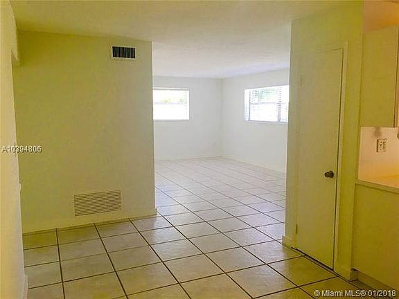 2nd image of 950 Biarritz Dr APT 6