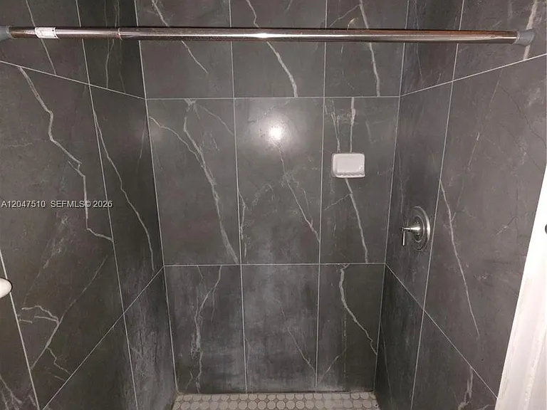15 Esplanade Dr #B — Photo 6