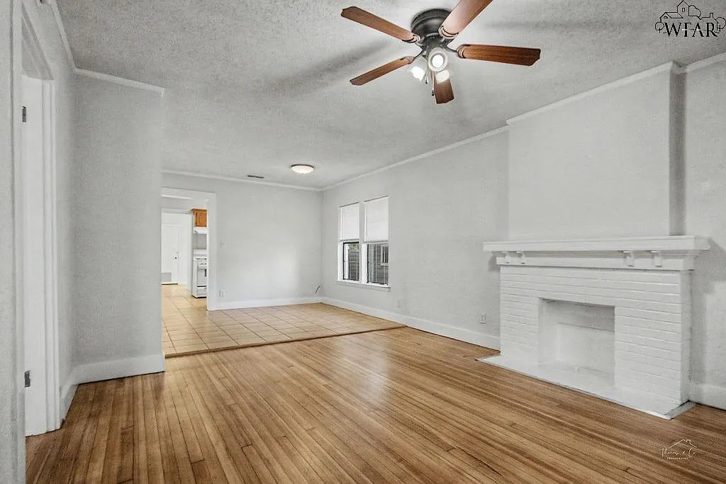 3 bed, 2.0 bath, 1152 sqft, $1,350 — Photo 2