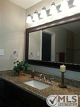 5th image of 1221 Briarbrook Dr