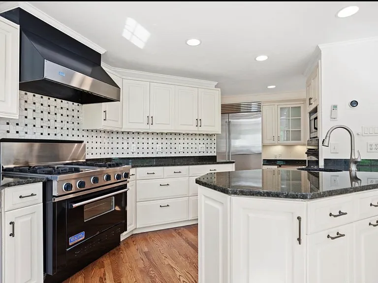 120 Braeside Dr — Photo 6