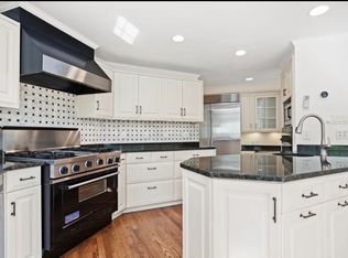 120 Braeside Dr, Hamden, CT 06514