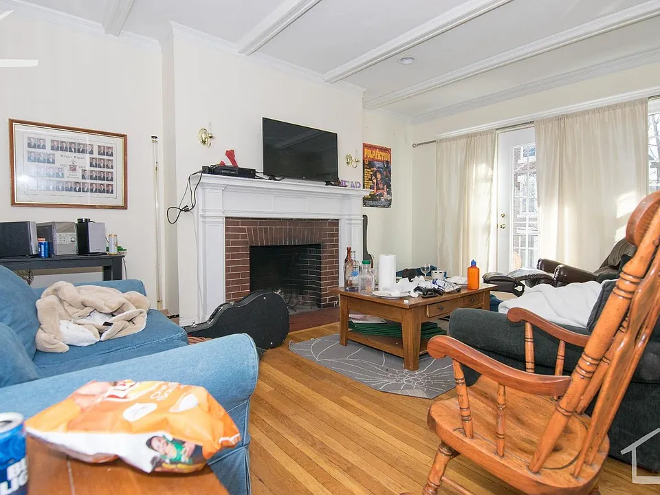 63 Gibbs St #2