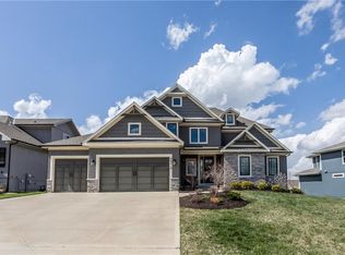 9710 Shady Bend Cir, Lenexa, KS 66227