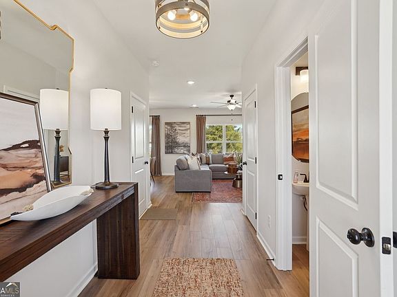 2nd image of 633 Mountaintop Rd