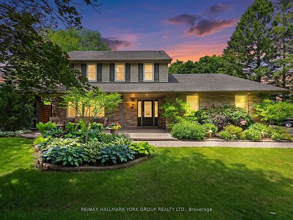 3rd image of 8 Grant Ct