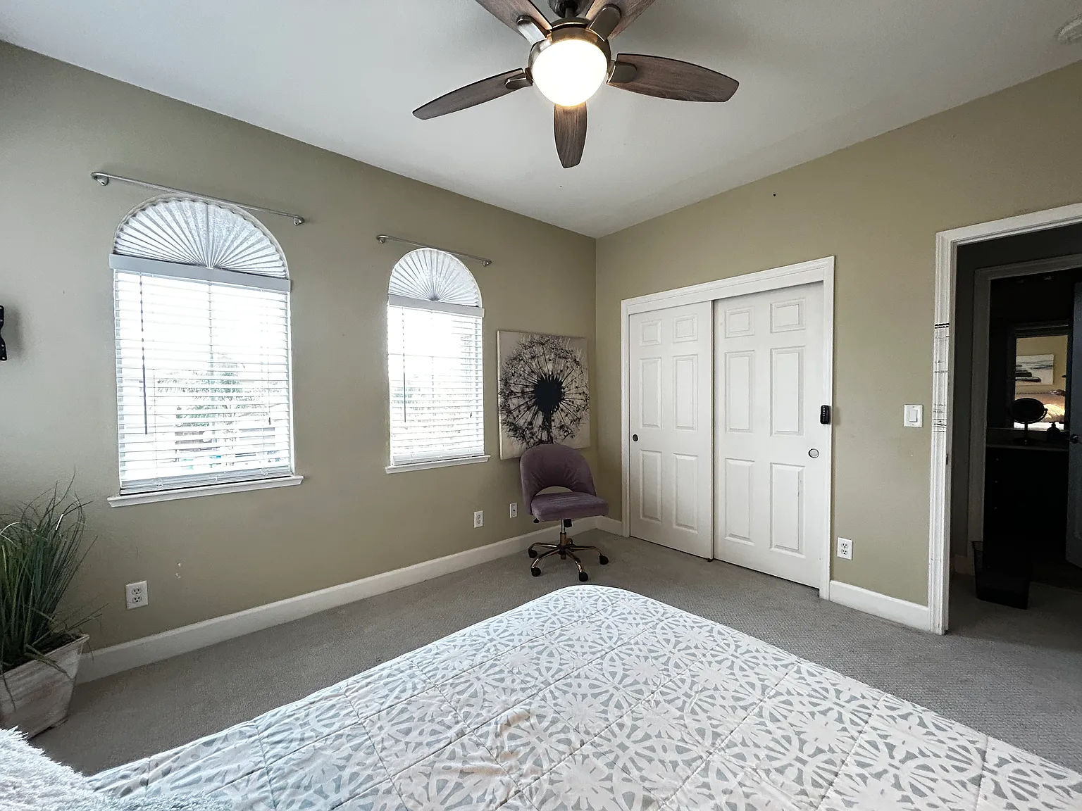 5 bed, 3.5 bath, 3317 sqft, $850 — Photo 4