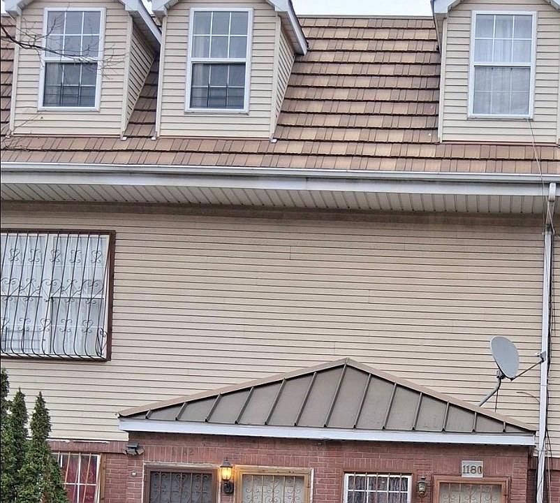 2nd image of 1204 Vyse Avenue