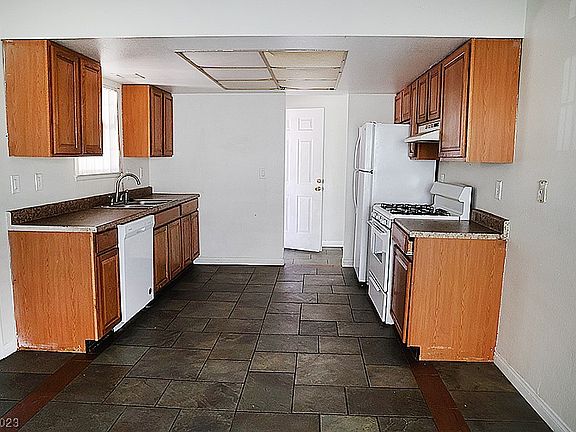 4th image of 6717 Old Castle Dr
