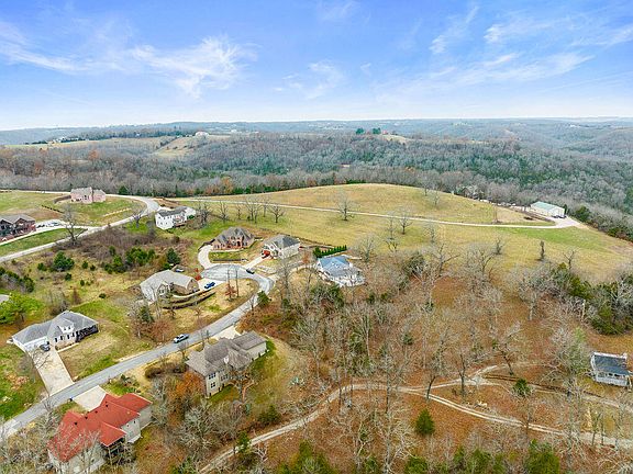 4th image of 150 White Oak Circle