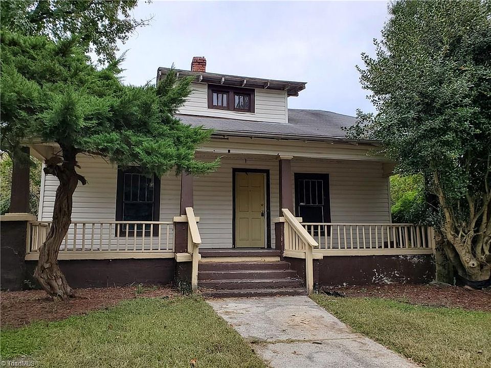 1st image of 305 Law St