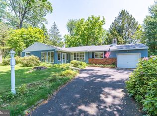 617 Winding Rd, Hatboro, PA 19040