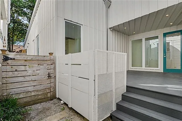 7510 Zimpel St — Photo 12