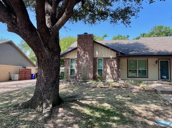 3013 Clover Ln, Euless, TX 76039