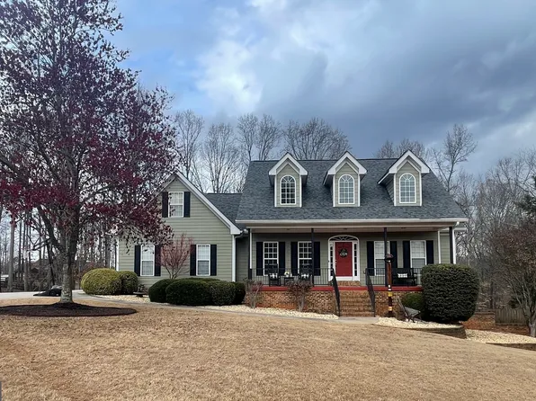 516 Oconee Ln, Commerce, GA 30529