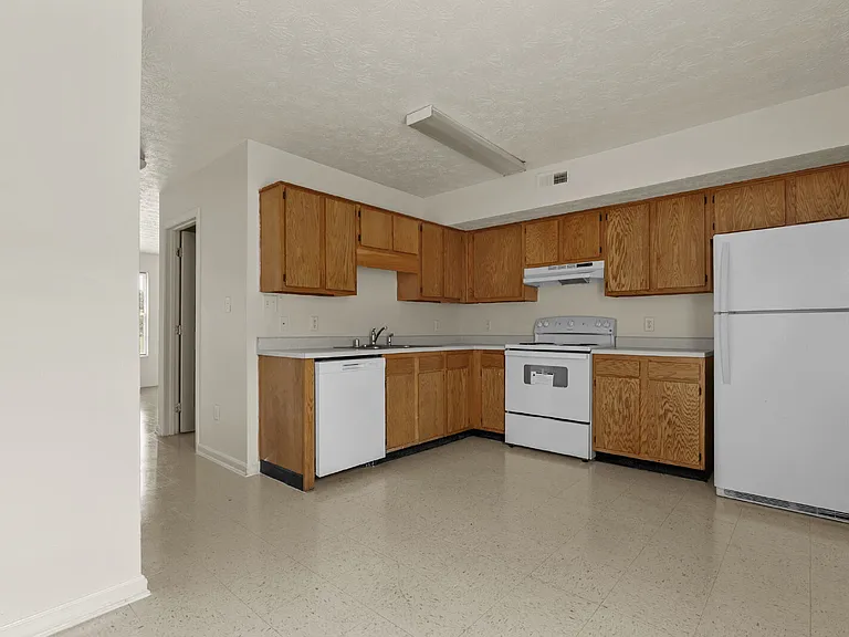 10439 Hillpark Dr — Photo 11