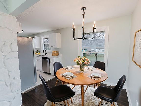 3rd image of 903 Freywood Dr