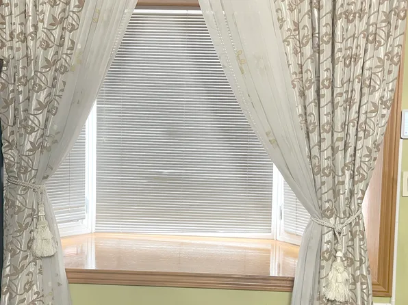 2963 Voorhies Avenue image 22 of 53