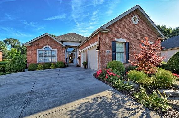 2nd image of 1043 Waterbrooke Ln