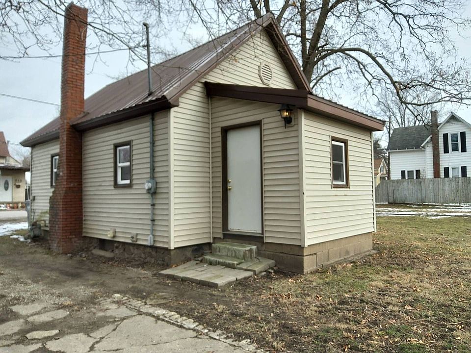 1st image of 214 W Oakridge Ave