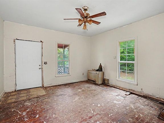4th image of 22 SE 23rd St