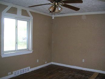 3rd image of 32507 Luce St