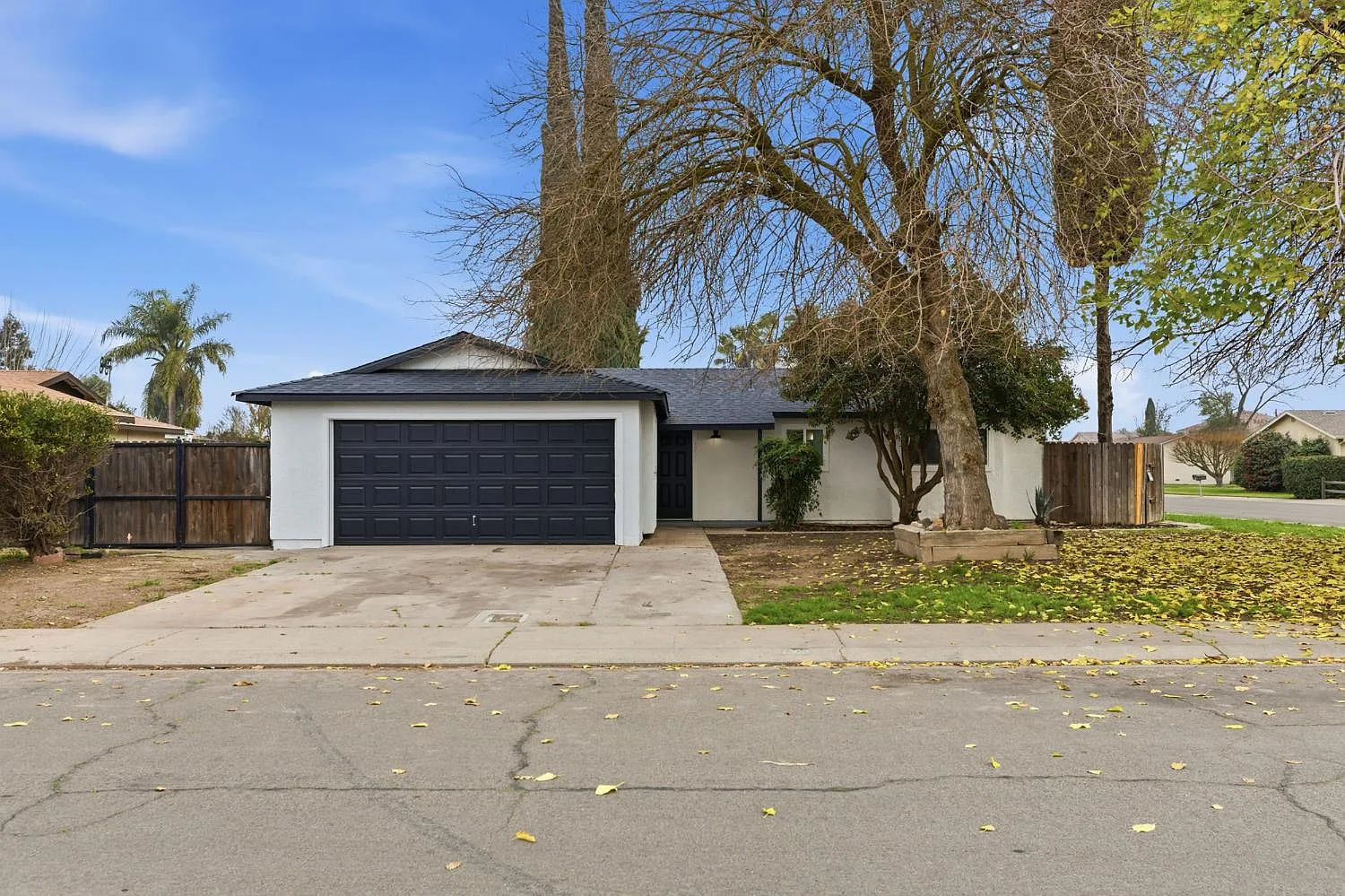 4200 Katella Dr photo 1