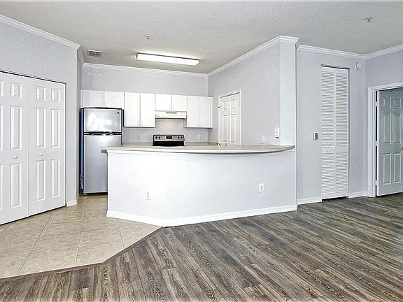 3rd image of 3615 CONROY ROAD #612