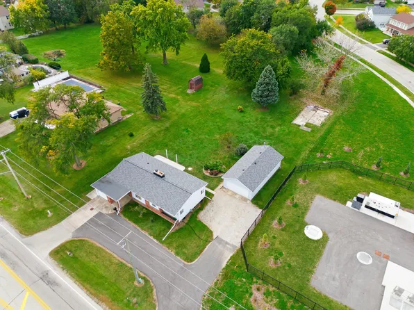 2277 S Briggs St, Lockport, IL 60441
