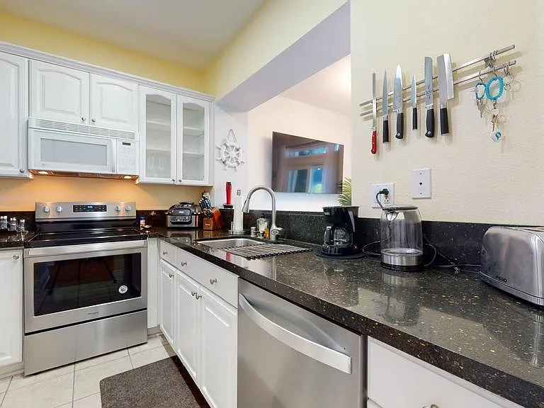36 Campton Pl — Photo 15