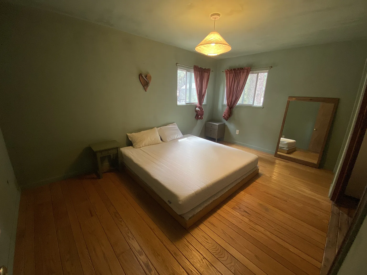 5 bed, 2524 sqft, $1,370 — Photo 3