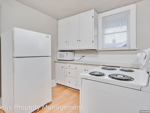 2nd image of 726 1/2 S Commercial St