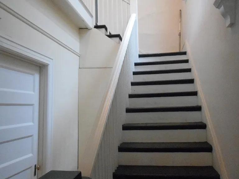 2325 NW Hoyt St — Photo 13