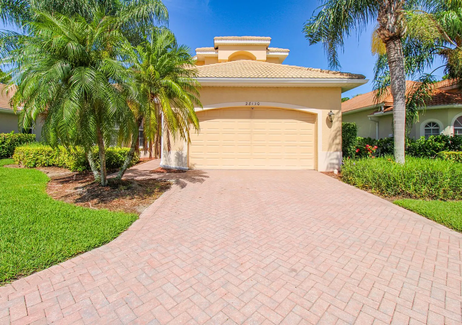 ** Private Pool Home Two Floors 4 Bedroom/3bath In Hunters Ridge Bonita Springs Available ** — Photo 2