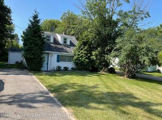 2020 E Cavanaugh Rd, Lansing, MI 48910