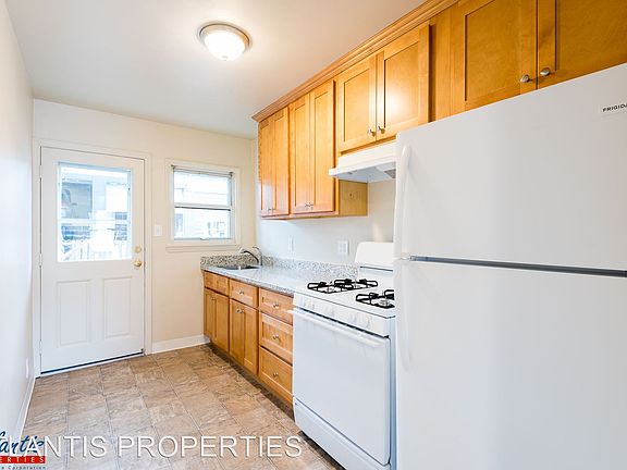 5th image of 365 N Autumn St APT 07