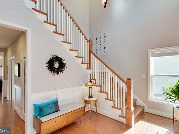 5th image of 105 James Dr SE