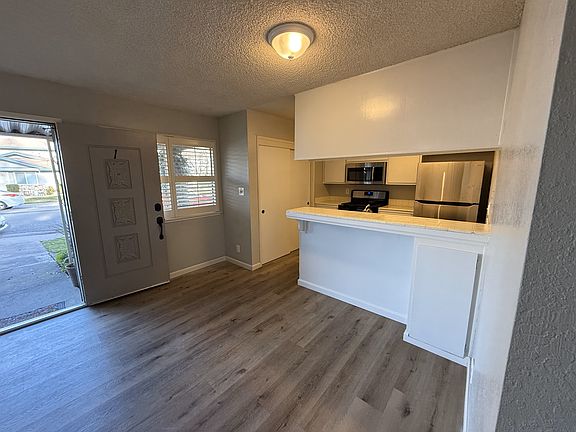 5th image of 249 Breuner Dr APT 1