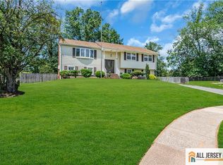 8 Whitehall Ave, Edison, NJ 08820