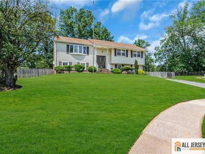 8 Whitehall Ave, Edison, NJ, 08820