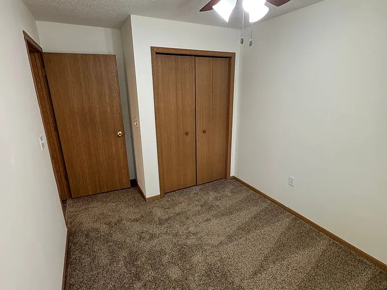90 E Gridley Ave — Photo 25