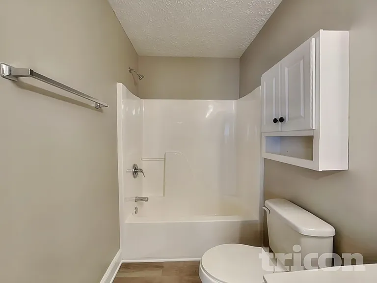 134 Walton Trce S — Photo 18