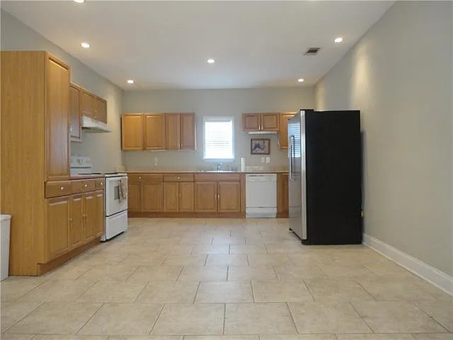 1124 Josephine St — Photo 9