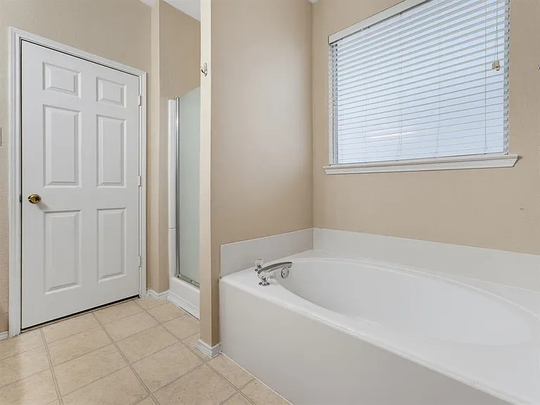 4105 Capstone Dr — Photo 20