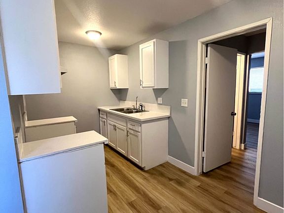 2nd image of 1609 N Arrowhead Ave #26