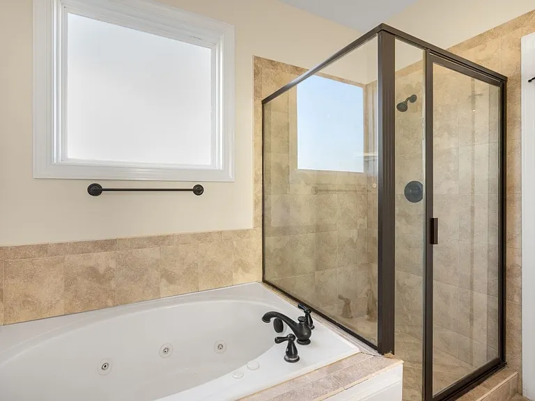 2508 Chelsea Dr NW — Photo 24