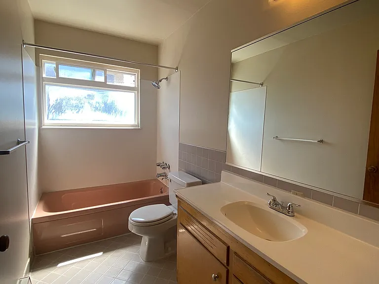 Cortina Apartments — Photo 14