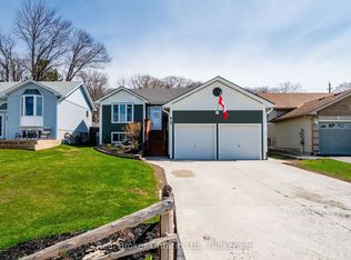 44 Byrnes Cres, Penetanguishene, ON L9M1V9