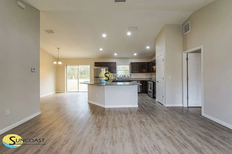 Spacious 4BR Lehigh Acres Home with 2-Car Garage — Photo 2